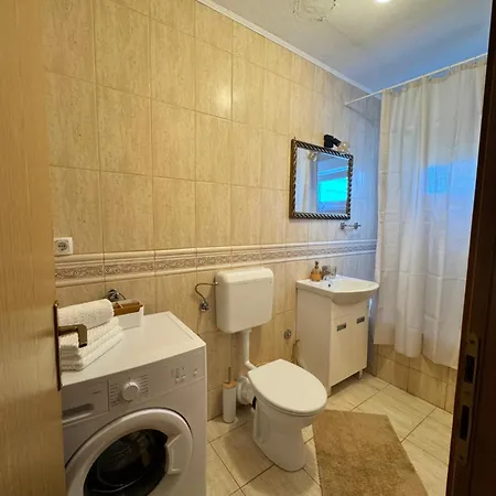 Apartment Alpeza *